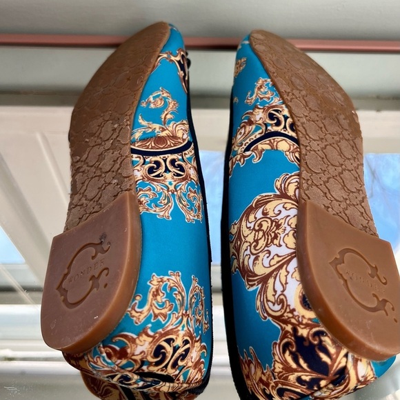 C. Wonder Turquoise and Gold Ballet Flats Size 8 - Picture 10 of 11